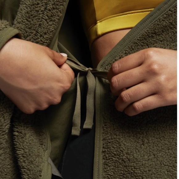 Nike Olive Long Sleeve Sherpa Training Wrap Top - Picture 5 of 15